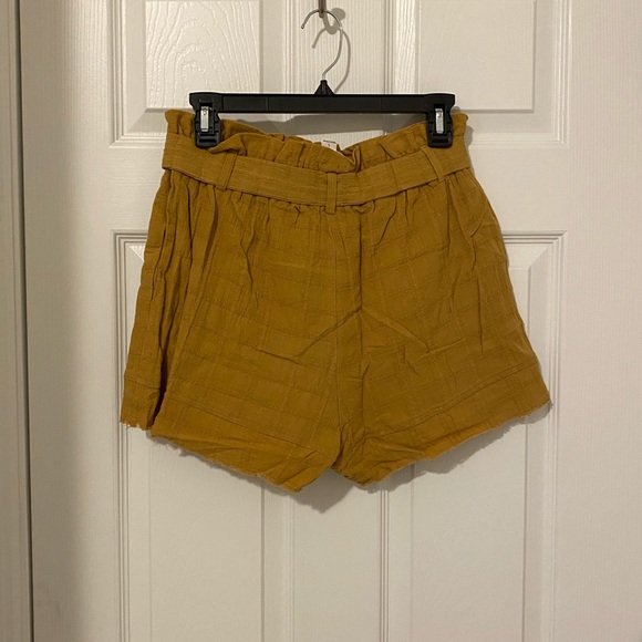 Tie Front High Waisted Shorts - Picture 8 of 9